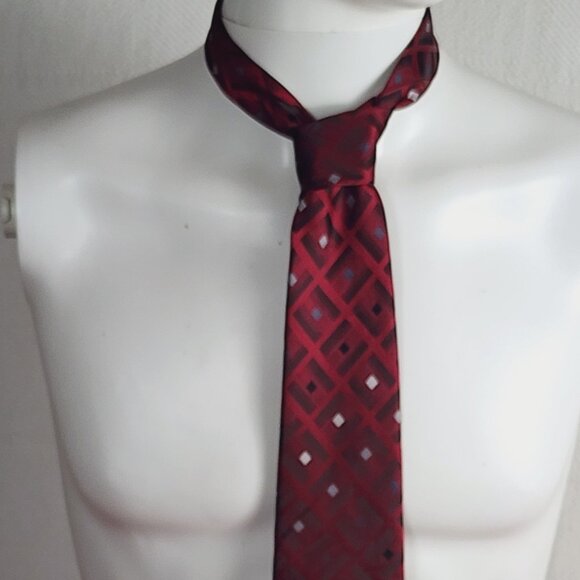 Van Heusen Red Black Gray White Box Geo Color Change Design Poly Hand Made Tie - Picture 2 of 16